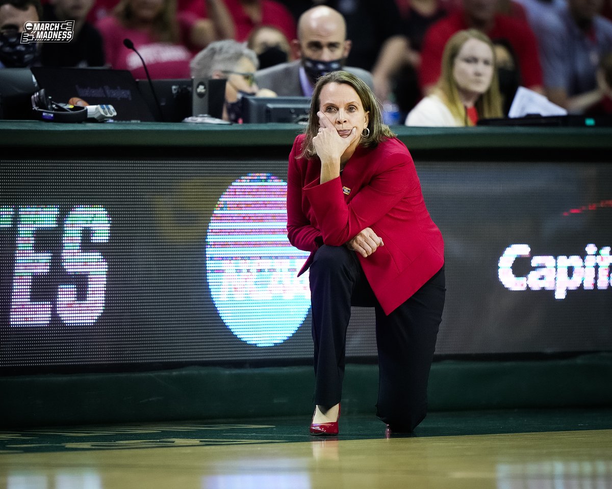 MarchMadnessWBB's tweet photo. Staring down an upset like...

#MarchMadness x @SDCoyotesWBB https://t.co/Qy4bnSwIGd