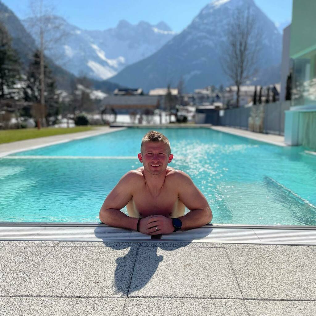 Erdamon's tweet photo. This weekend was a dope🤩
•
No words can describe it-I tried it the the pics, but even that can’t match the reality🥳🤩
•
Amazing Hotel @valavier_aktivresort in Brand, Austria🏔
▪️outstanding meals
▪️huge spa area (I even fell asleep there😅)
▪️lovely… https://t.co/2WHaxEevm8 https://t.co/QGKBNKnR4u