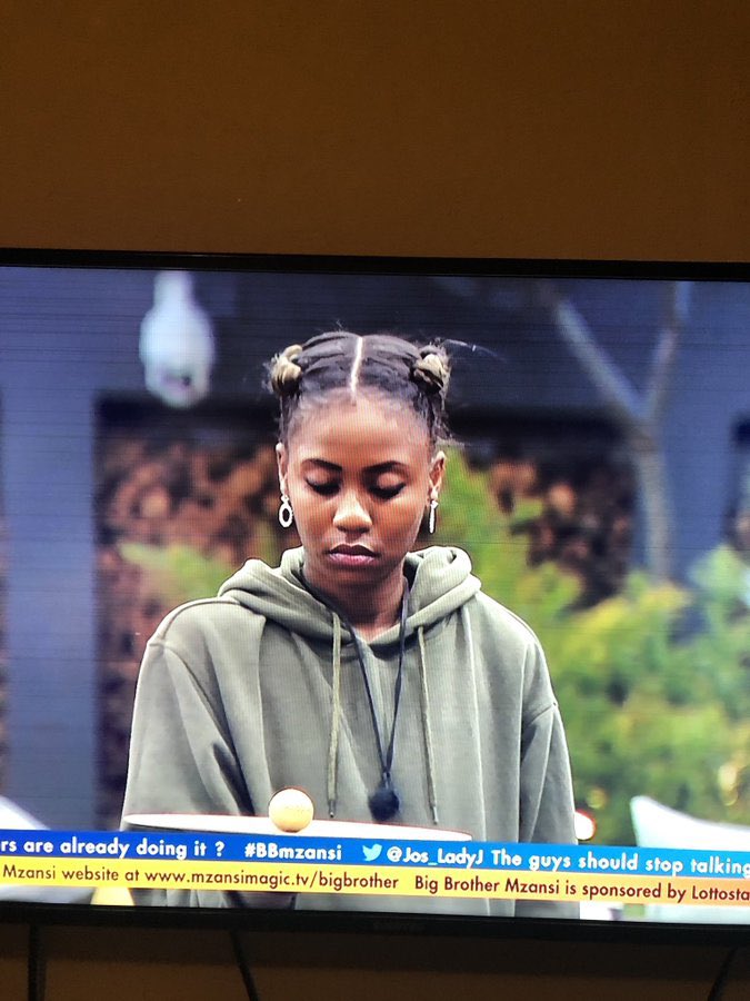 YolandaMny's tweet photo. She is doing it bare foot in the cold, hungry and having started her period. @AlwaysZA come see our fighter. The only woman standing.
Thato is Strong!
#BBMzansi https://t.co/I1QO1c55jZ