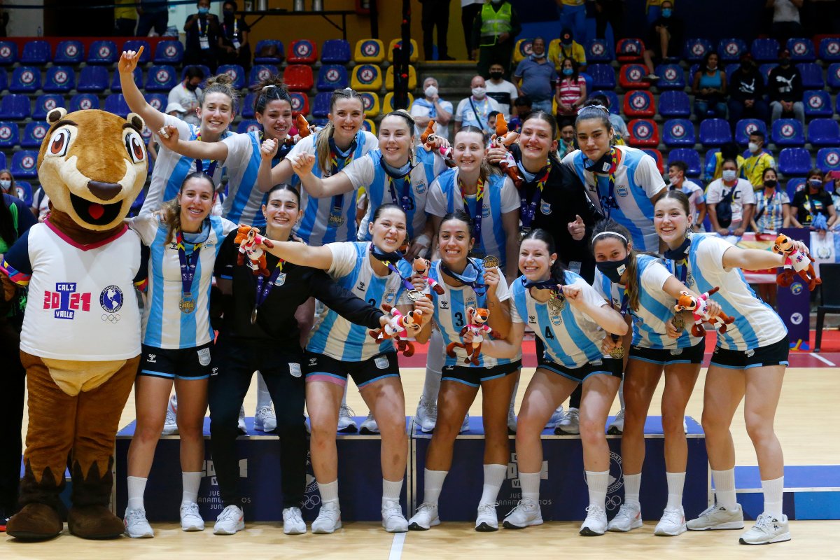 handballde1era's tweet photo. Querés ver a La Garrita esta semana en el Cenard ?

Este lunes, durante el programa, sortearemos abonos para que puedas ir gratis a todos los partidos !!!

Con tu RT ya estás participando !

Gentileza: @CAHandballARG https://t.co/ZpCJX0e9Bu