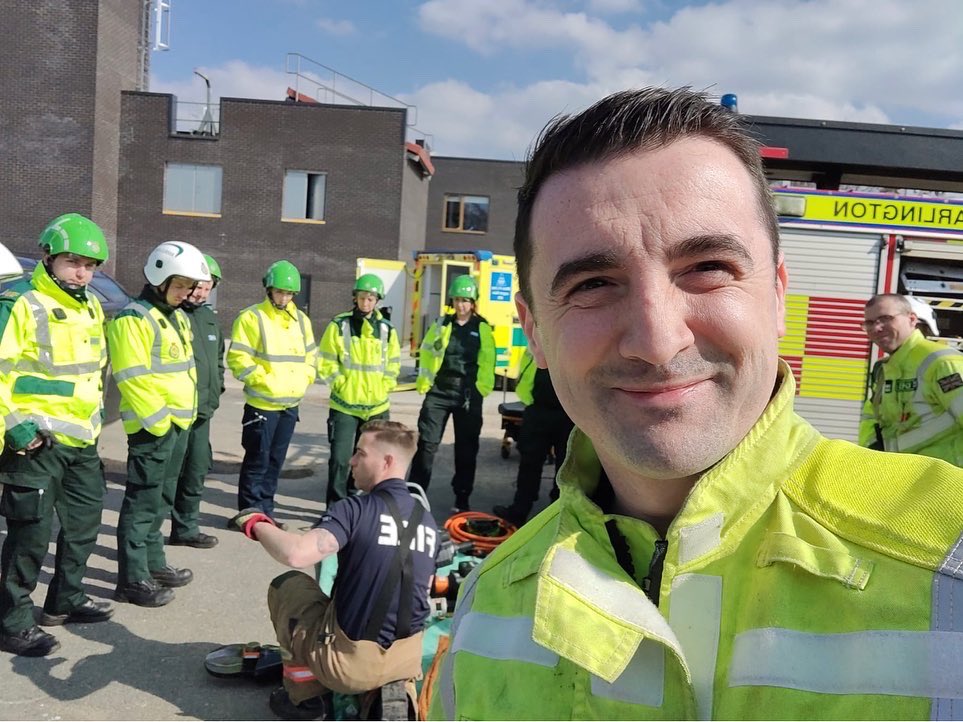 cddextrication's tweet photo. Joint emergency service training session today, showing our capabilities and how we can work together to bring an effective resolution to incidents https://t.co/YEz2pdQAqY
