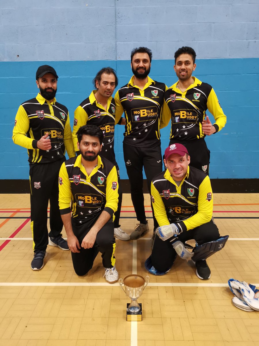 Congratulations to <a href="/LlandarcyCC/">LlandarcyCC</a> on winning the Indoor League Cup. A superb 3 wicket win v <a href="/SwanseaStrikers/">Swansea Strikers</a> in an excellent game. Tawe Strikers were already League champions, and narrowly failed to complete the 'Double'. Thanks to all teams for your support this season 🏏🏴󠁧󠁢󠁷󠁬󠁳󠁿