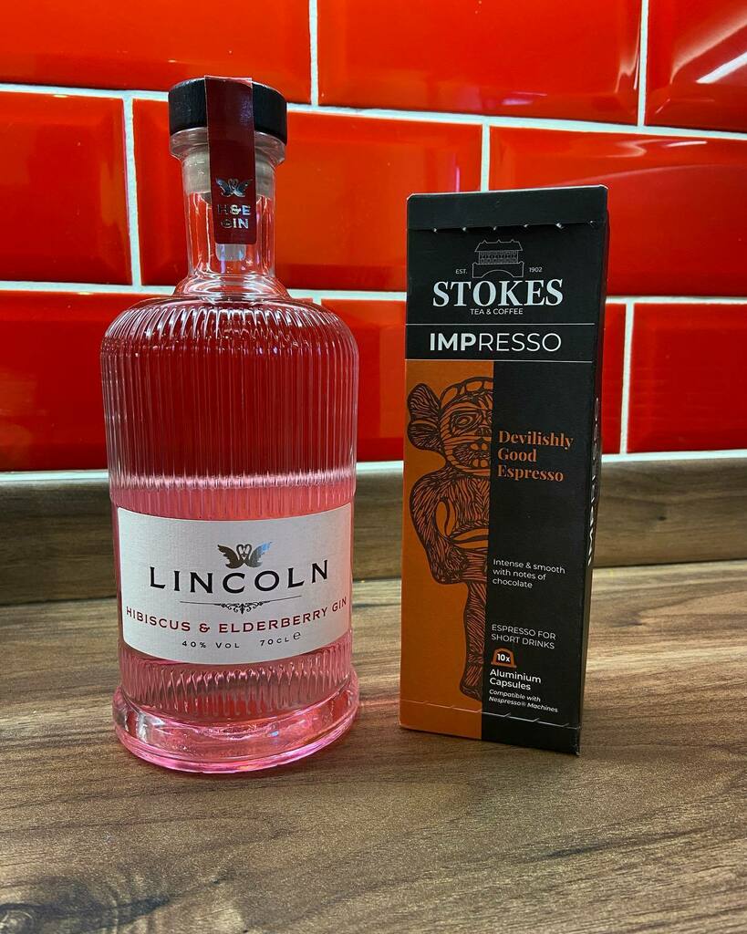 joelmurray's tweet photo. Little haul of local produce from this weekend in Lincoln - gin and coffee 👌
@lincolngin @stokescoffee #lincoln #lincolnshire #lincolngin #stokescoffee #smallbatch #smallbatchspirits #localcoffee #coffeepods #nespresso #impresso https://t.co/vrs6lgx9HN https://t.co/Wd1cAe9S1n