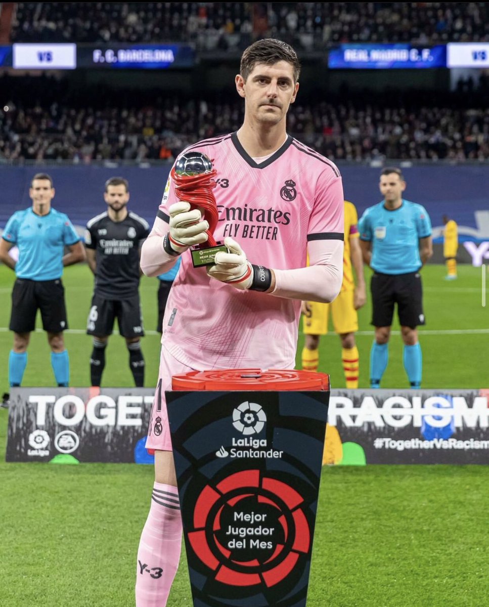 BaggioM10's tweet photo. Courtois got player of the month before the game just to concede 4 goals in the same game😭😭😭 https://t.co/WfPlrDXPeD