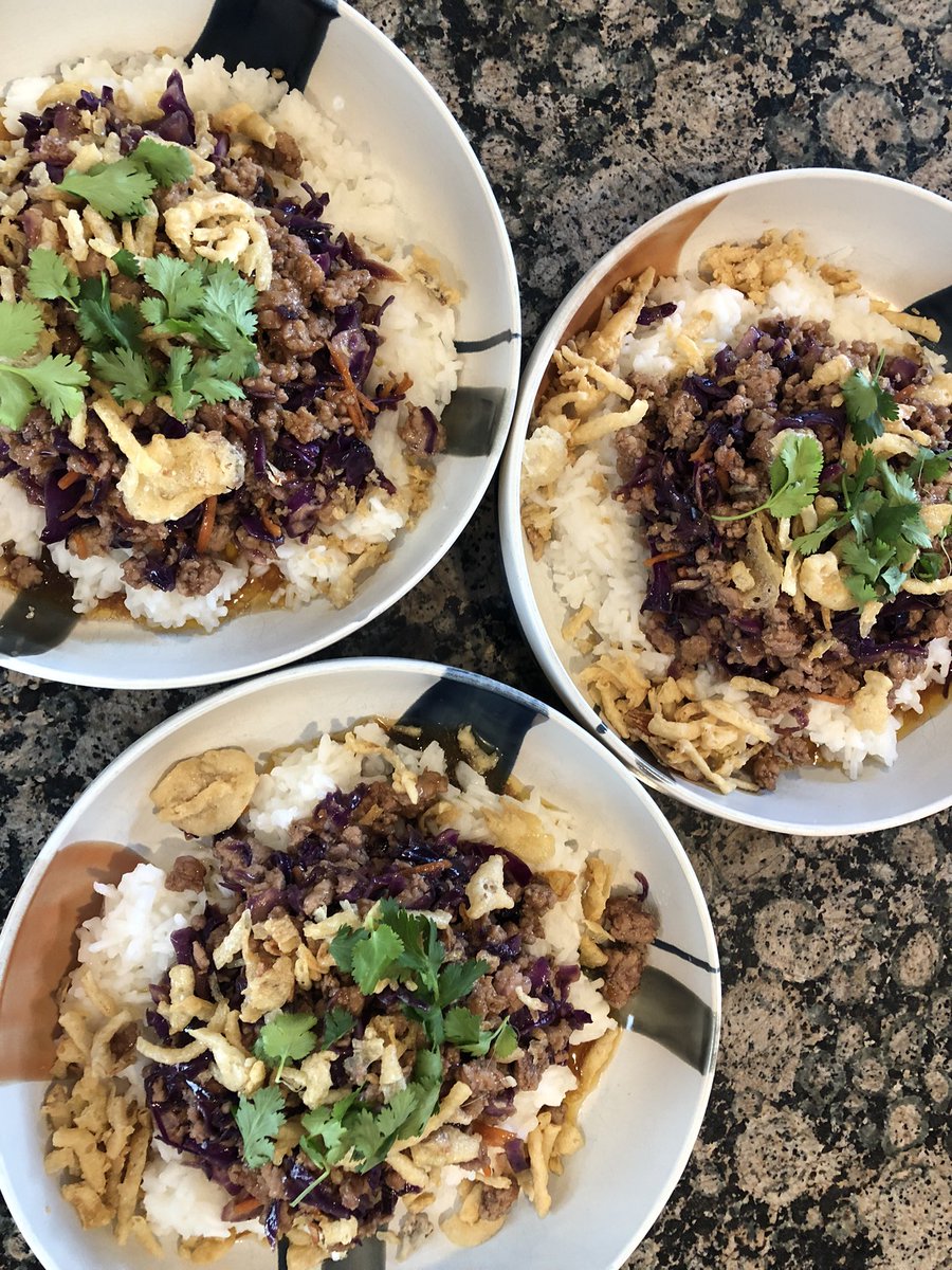 SherylLozicki's tweet photo. Sweet chili pork &amp; cabbage stir fry. Yet another #hellofresh winning #dinner. https://t.co/HZjYpYds3N