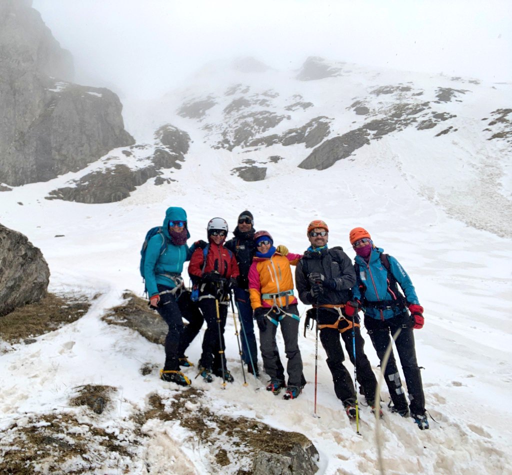 geamreus's tweet photo. A veure... Com ho diríem: Curs alpinisme hivernal 1, sortida de raquetes a Fonpedrós, Curs esquí de muntanya nivell 1,... Tot en cap de setmana!! Això del @geamreus és la canya i t'ho estàs perdent!!!!!??🧗🏼‍♂️🏔️⛷️ https://t.co/BqSUyhVs8N