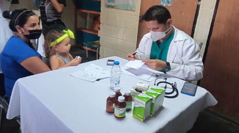 Instalaron jornadas de atención social en municipios mirandinos

#ViveAVenezuela

vtv.gob.ve/instalaron-jor…