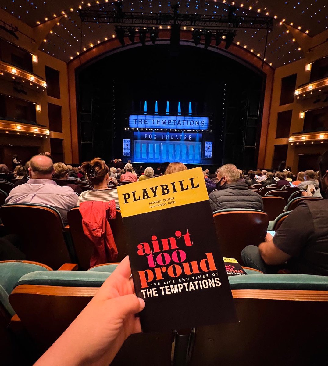 nati_nielle's tweet photo. Ain’t Too Proud to Beg with my Momma. #TheTemptations #Aronoff #Cincinnati #Broadway https://t.co/HsgYysP9dP