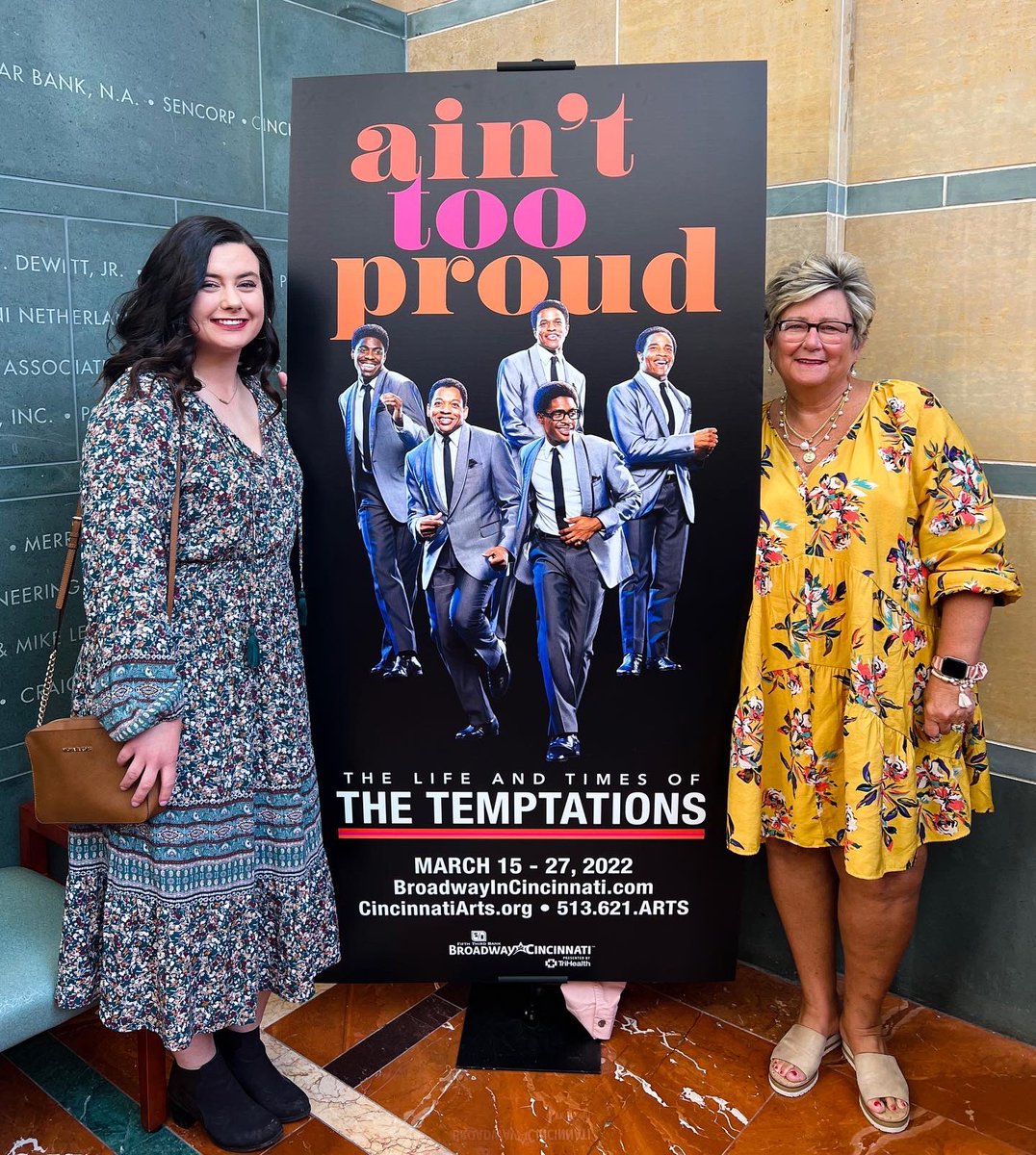 nati_nielle's tweet photo. Ain’t Too Proud to Beg with my Momma. #TheTemptations #Aronoff #Cincinnati #Broadway https://t.co/HsgYysP9dP