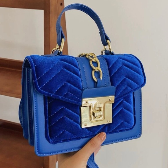 ShopAlexisK's tweet photo. So good I had to share! Check out all the items I'm loving on @Poshmarkapp #poshmark #fashion #style #shopmycloset #shein: https://t.co/AFJcr5IDTA https://t.co/BExrdcuKZg