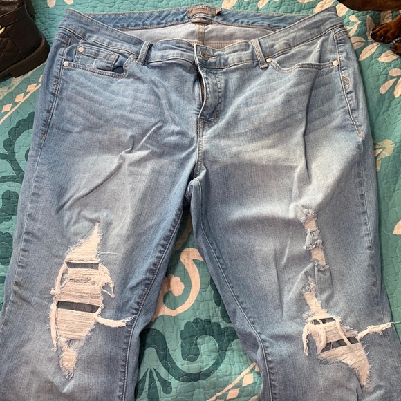 joccartee's tweet photo. So good I had to share! Check out all the items I'm loving on @Poshmarkapp #poshmark #fashion #style #shopmycloset #nike #oldnavy #torrid: https://t.co/2e0npFvQrS https://t.co/Ixw3O7iIlz