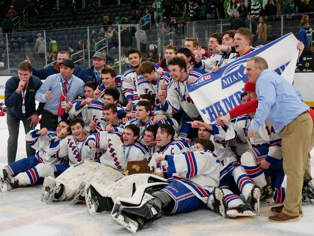 HNIBonline's tweet photo. Congratulations to @TMHSHOCKEY on their 3-1 victory over @CantonHSHockey in the @MIAA033 Boys D2 Championship game! Awesome game with incredible crowds present for both teams!
#MIAAplayoffs #masshshockey @MassHSHockey https://t.co/99e5E63wz2