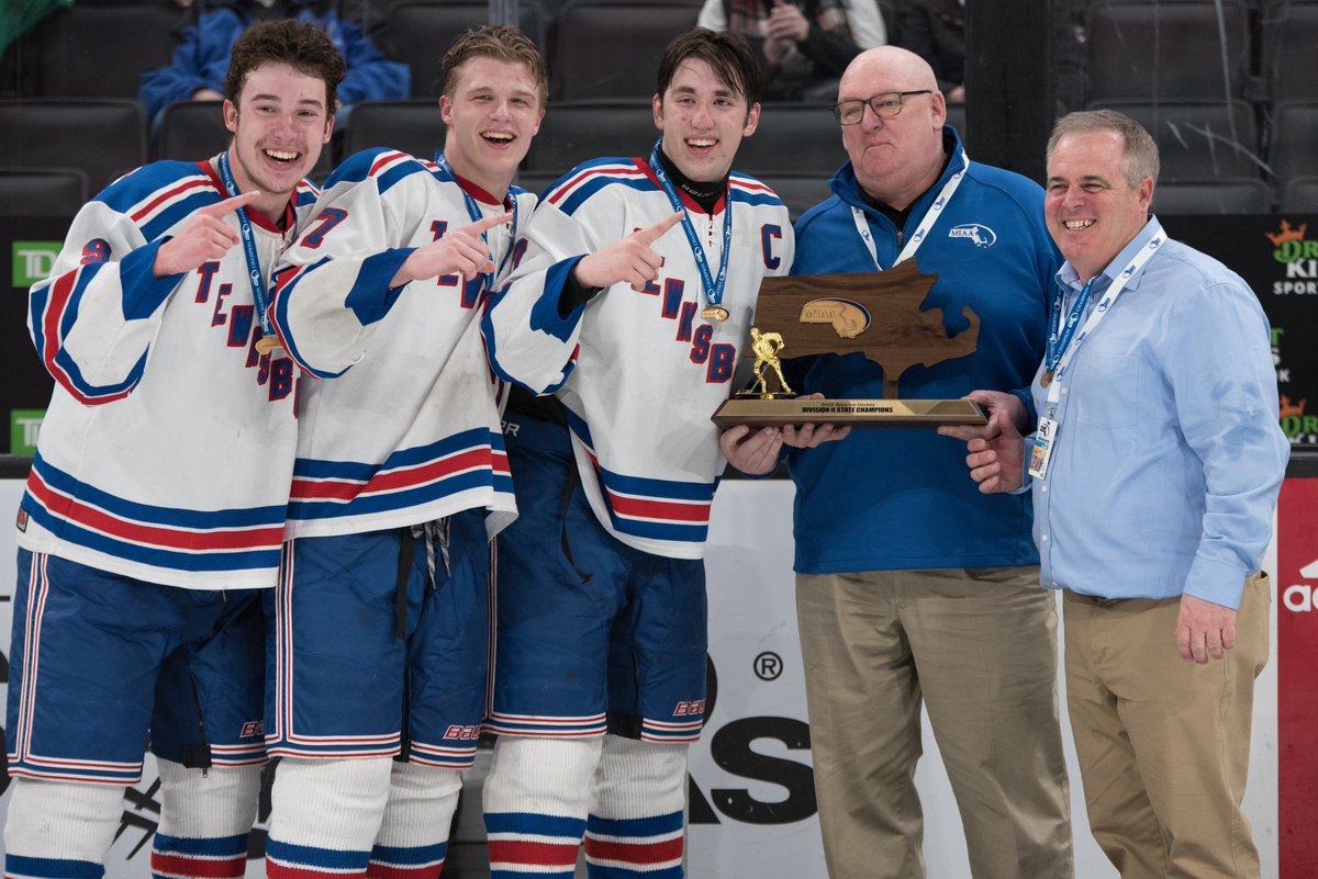 HNIBonline's tweet photo. Congratulations to @TMHSHOCKEY on their 3-1 victory over @CantonHSHockey in the @MIAA033 Boys D2 Championship game! Awesome game with incredible crowds present for both teams!
#MIAAplayoffs #masshshockey @MassHSHockey https://t.co/99e5E63wz2