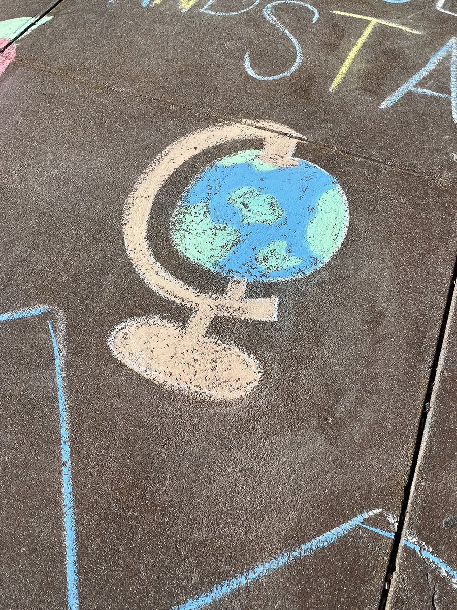 HMS7 is ready to welcome staff and students back from #SpringBreak, thanks to Ms. AJ Gooch - an HMS7 alum herself!

Hutchinson, if you need chalk art - this is your girl! #SalthawkFamily #BetterTogether #308pride