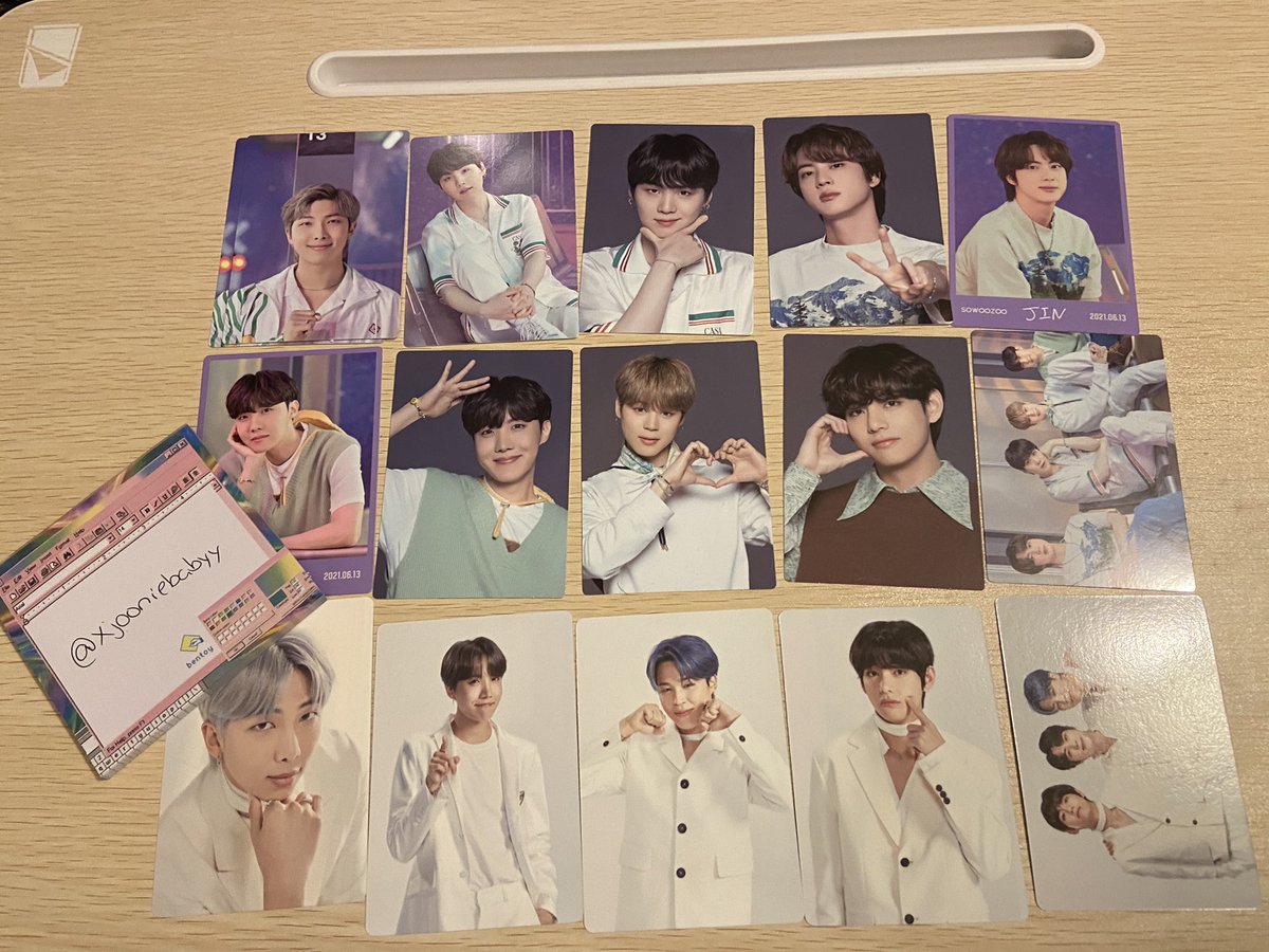 xjooniebabyy's tweet image. Letting my extras go! 

$3 each I ship out next day

dm if interested! All my proof is on ig:honeyyoon.sell 

#btswts #bts  #btspcs #wtsbts #btsphotocards #btsphotocardsale
