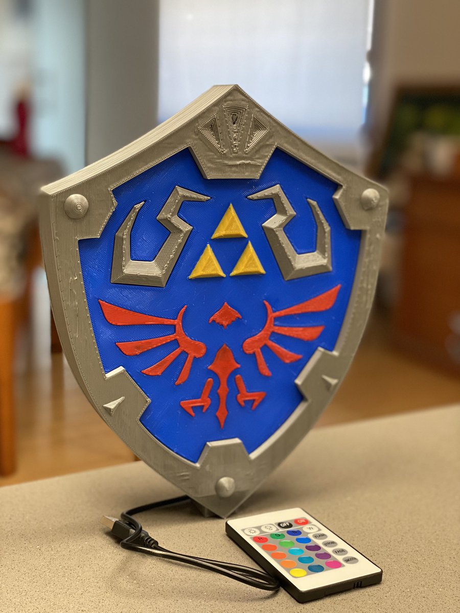 LuDoSs_ttv's tweet photo. SORTEO Lámpara HylianShield

-Diseño, impresión y montaje por @LuDoSs_ttv 

Para participar:

🥇 Comenta #lamparaludoss 
🥈 Dale Like ❤️ y RT a este tweet!
🥉 Sígueme 

Sorteo válido para todo el mundo
Finaliza el 28/03/22 🗓️
Cuentas caza-sorteos 🚫 https://t.co/v2ieWyj68N