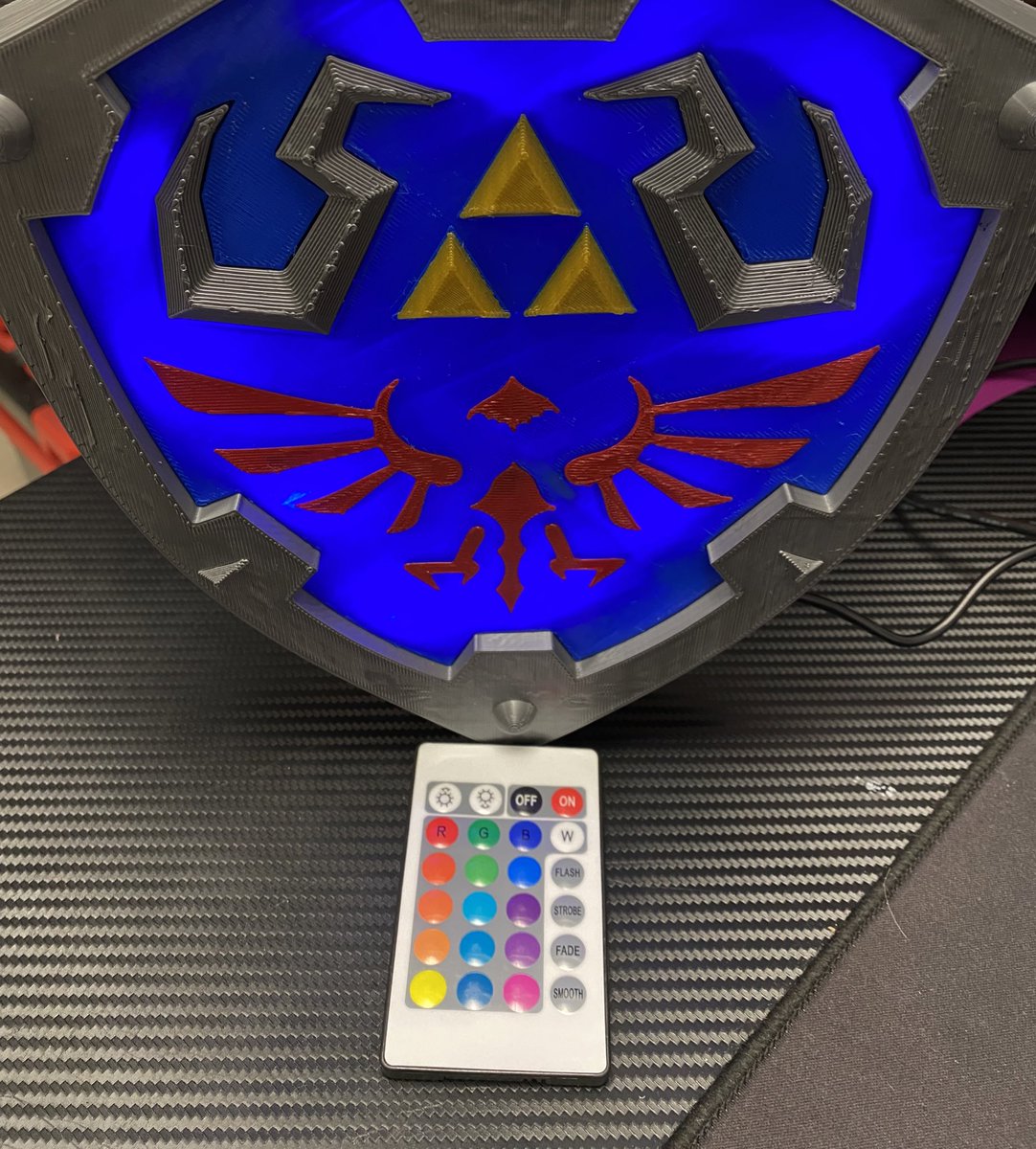 LuDoSs_ttv's tweet photo. SORTEO Lámpara HylianShield

-Diseño, impresión y montaje por @LuDoSs_ttv 

Para participar:

🥇 Comenta #lamparaludoss 
🥈 Dale Like ❤️ y RT a este tweet!
🥉 Sígueme 

Sorteo válido para todo el mundo
Finaliza el 28/03/22 🗓️
Cuentas caza-sorteos 🚫 https://t.co/v2ieWyj68N