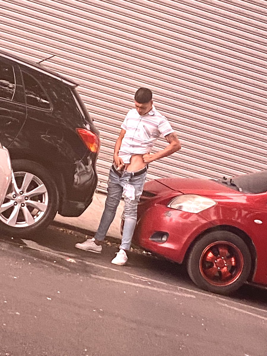 Being at right time at the right place #pissing #spying #cruising