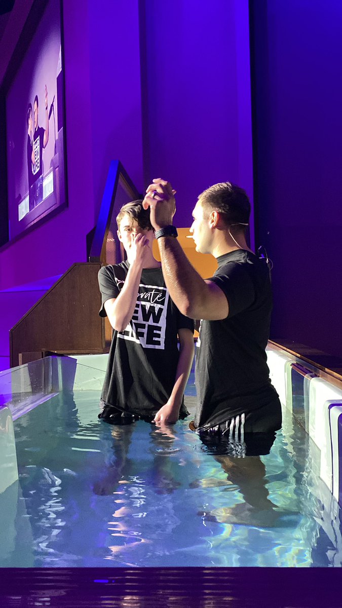 QSBCstudents's tweet photo. We celebrated 3 baptisms this morning!!

Eli. Hannah. Skylar. 

We celebrate New Life!! Have you surrendered your life to Jesus? Followed in believes baptism? We’d love to talk to you about that!! https://t.co/bp8dbz4l79