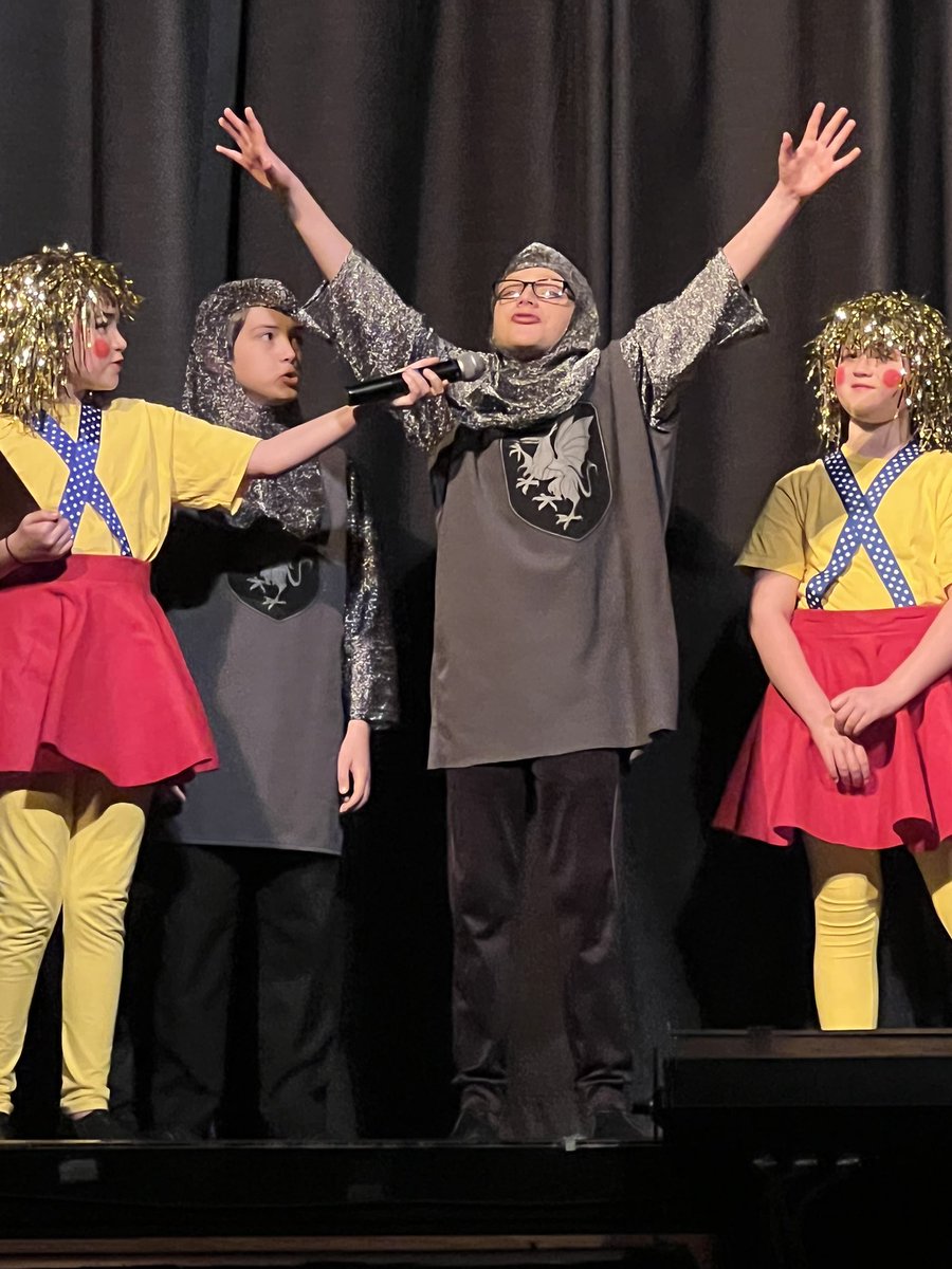 TollGate4M's tweet photo. So fun seeing old 4MS friends preforming in Shrek! #shrek #hvct you guys were amazing ๐๐ https://t.co/jtjdNgDVDP