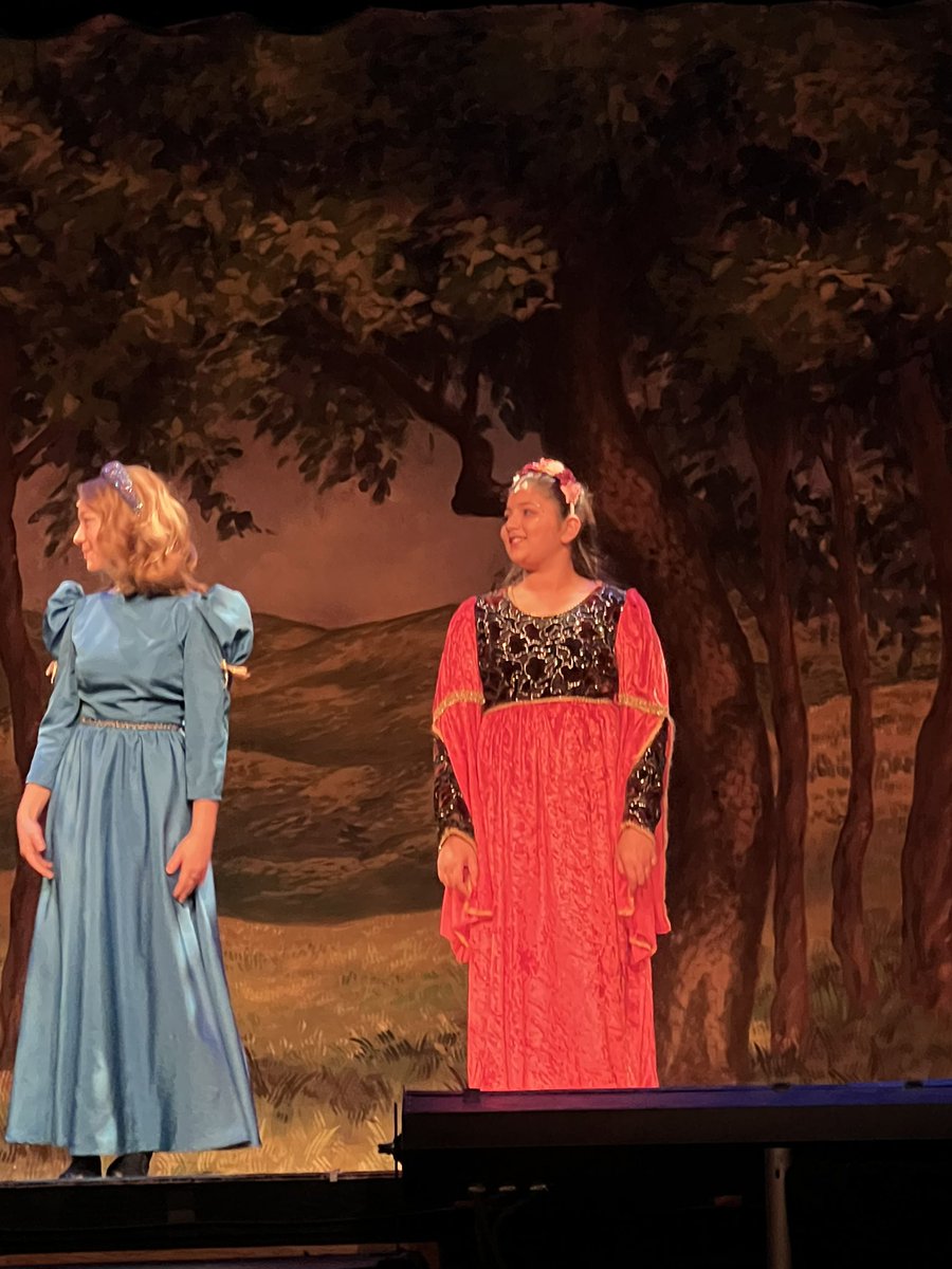 TollGate4M's tweet photo. So fun seeing old 4MS friends preforming in Shrek! #shrek #hvct you guys were amazing ๐๐ https://t.co/jtjdNgDVDP