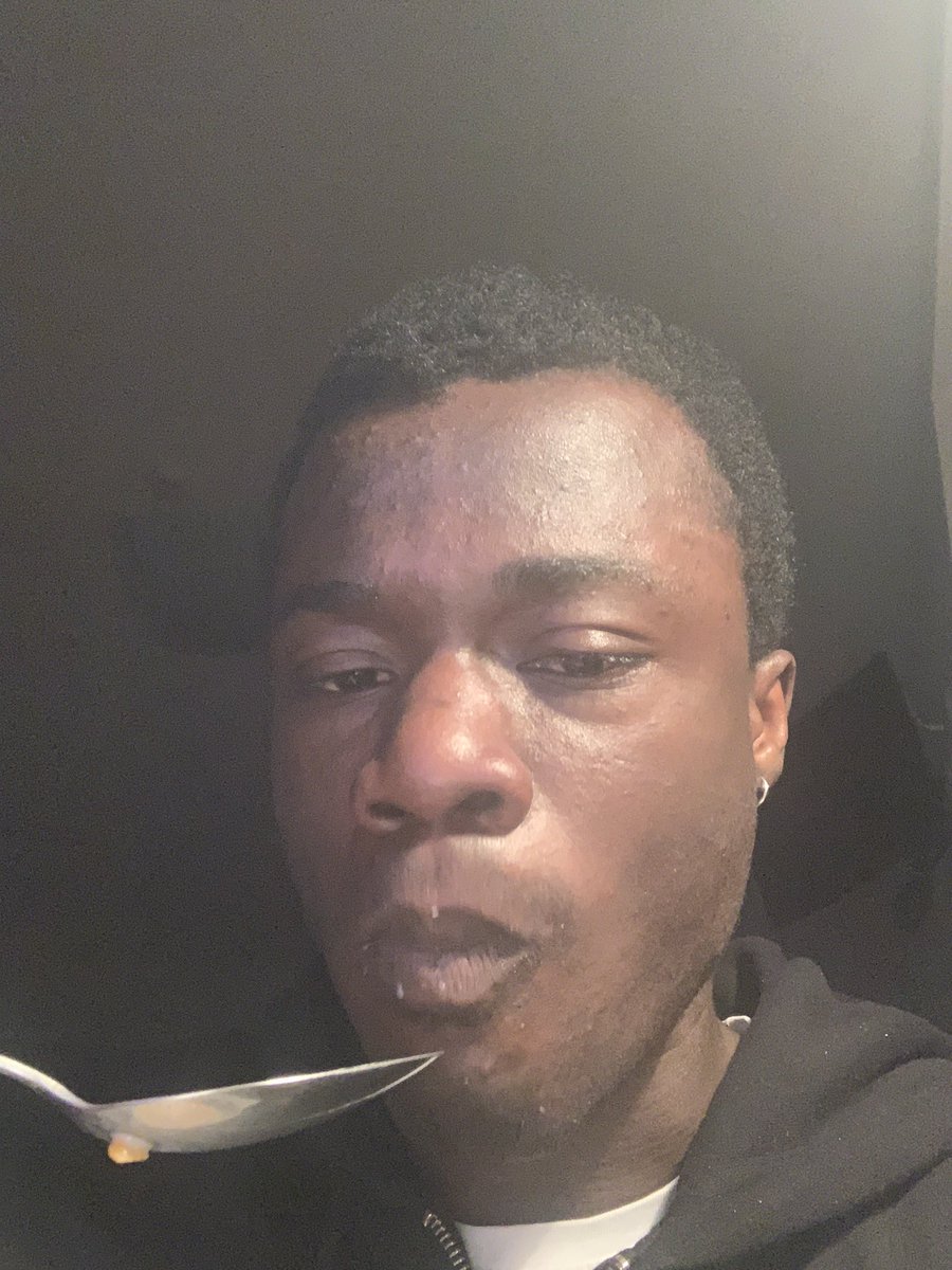 ihateisaac's tweet photo. E tu non schimichi alle 2 di notte ? https://t.co/fk0rimQxwW