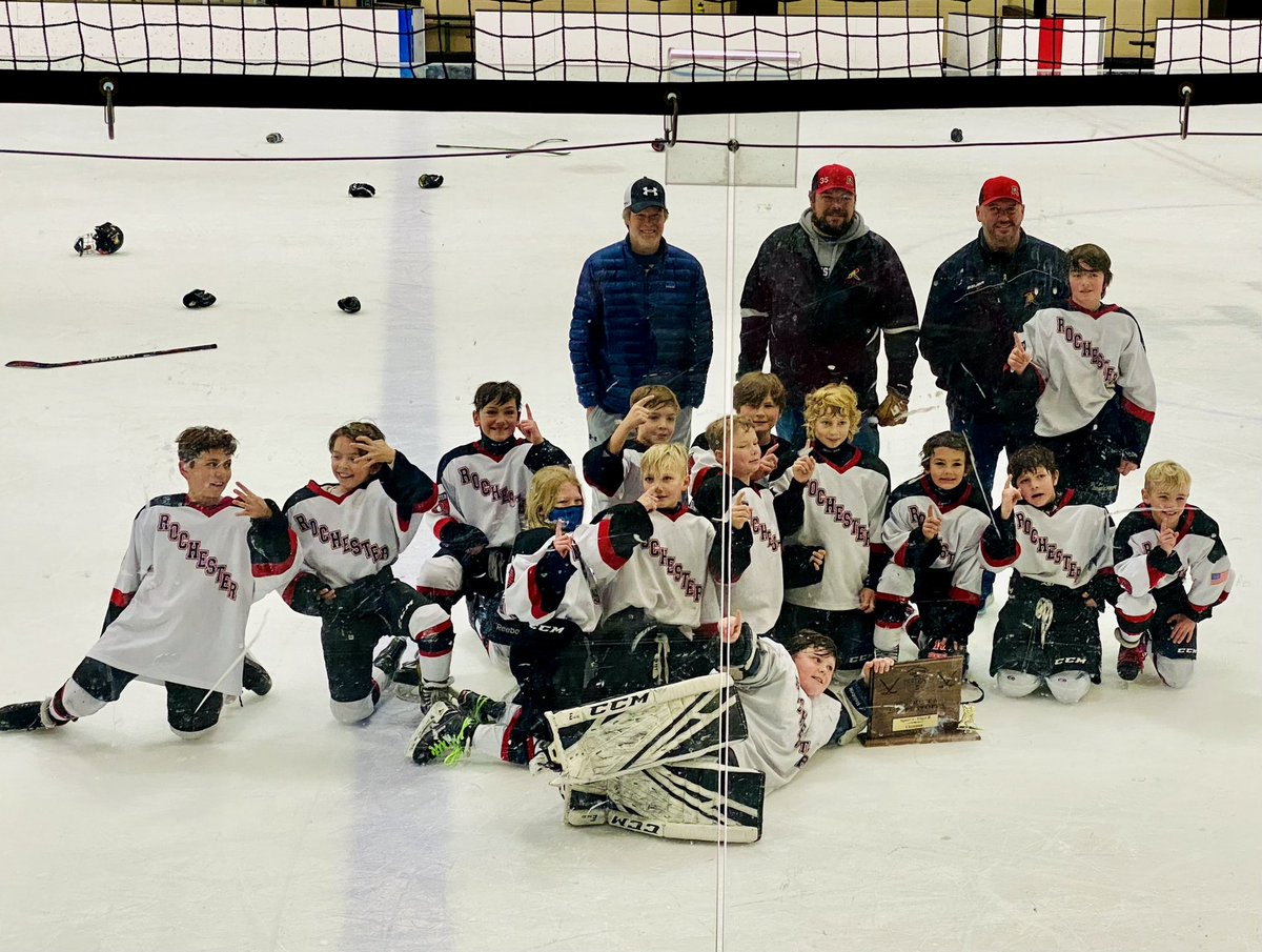 While we didn't finish the regular season where we wanted, we ended with 4 straight wins in the #d8 #squirtahockey #flightb playoffs giving up only 1 goal. #champions #ontopeewees #seeyounextyear #strongfinish <a href="/RochYouthHockey/">Rochester MN Youth Hockey</a>
