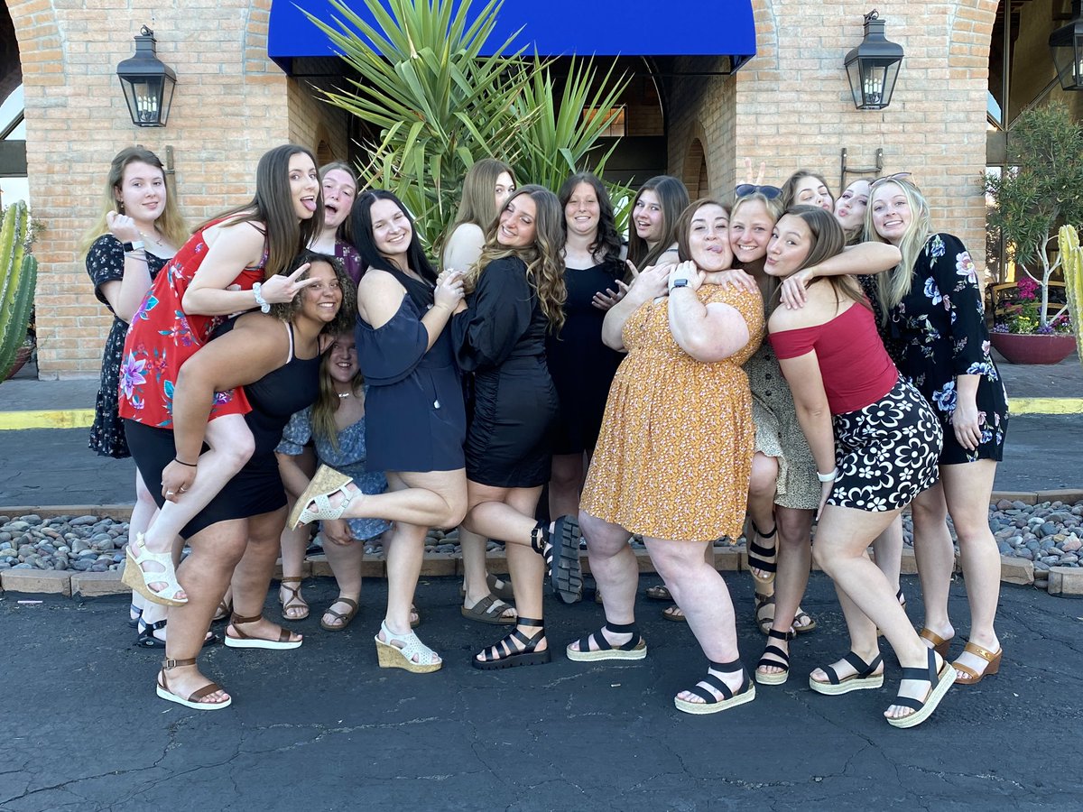 SoftballViterbo's tweet photo. Wrapped up a week in AZ yesterday. We grew so much as a team and as a family. The future has never looked brighter for us, we have so much positivity in this program!! https://t.co/PDzG6denEg
