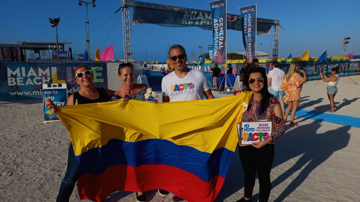 ProgresistasMIA's tweet photo. En Miami, Broward y PalmBeach animando a la Colombianidad a votar x el #PactoHistorico, en playas y negocios Colombianos!
⚠️Tenemos 10 dias para registrar la cedula⚠️
Llamanos 754-200-3498
#Elecciones2022 #PetroPresidente #MiamiHumana
@petrogustavo @GustavoBolivar @CarlosNValnera https://t.co/QOVwIMkw07