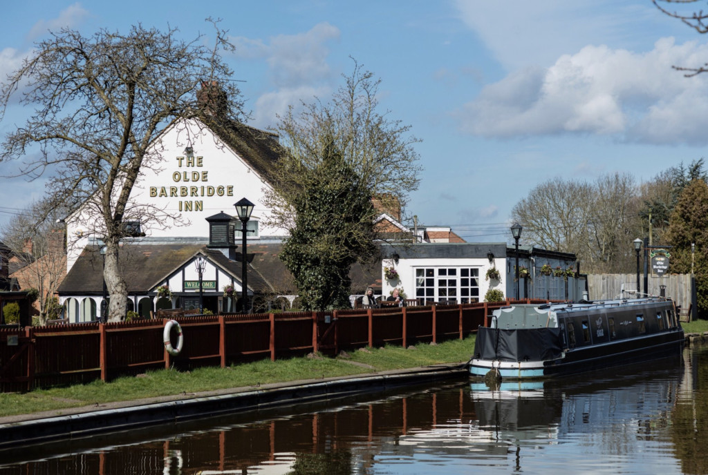LifeOnTheCanal's tweet photo. Saturday Walk (19th March) Resuming at Crows Nest Bridge (no. 113) through to Barbridge. 9+ miles and well over 20,000 steps. Lovely stop at the @LockgateCoffee  near Beeston before a well earned pint at Barbridge Inn #Cheshire #ShropshireUnionCanal #Lifesbetterbywater https://t.co/pN5FoSR2Pn