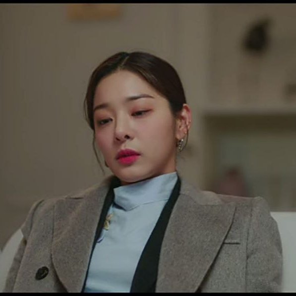 kdramadaisy's tweet photo. me on monday:                        then remembered that it's 
                                                   #BusinessProposal day: https://t.co/f5GEieH91C