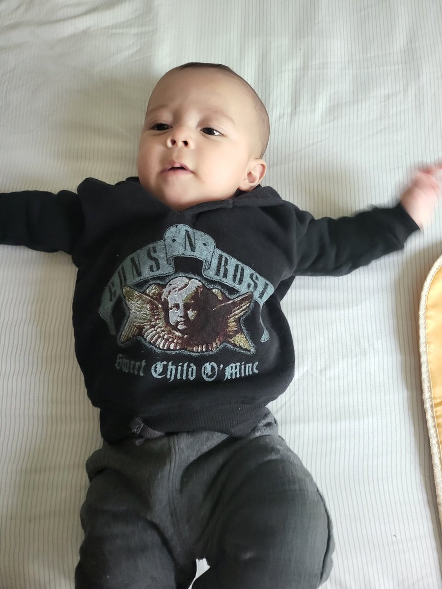 refc1902's tweet photo. Lo más rockero y guapo q veras hoy xD #GunsNRoses #babyrocker #rock https://t.co/jt14JGWwaw