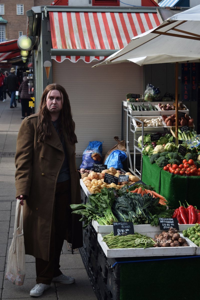 Zoe_Read's tweet photo. "Hello, would you like a cup of herbal tea?" - Neil (@NigelPlaner1) #TheYoungOnes. Here's my totally HEAVY cosplay of the beloved hippie Neil. Had a lot of fun putting this costume together and even more fun walking around where I live making people do double takes! 😁✌️ https://t.co/OXPqvbLTUh