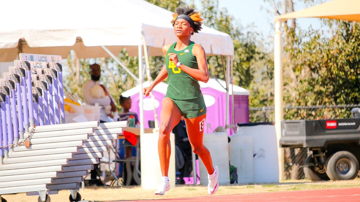 BaylorTrack's tweet photo. Could not ask for a better day to open up the outdoor season! ☀️😎

#SicEm 🐻 https://t.co/zxLphi8Jg3