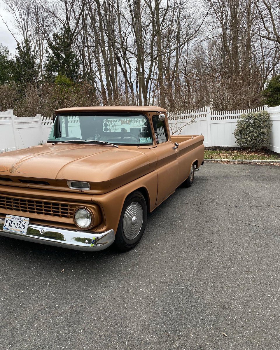 TopHatTattoo's tweet photo. Nice enough for a spin in the six trey Take ole girl and my right hand out for a lil #squarebodychevy #squarebodysyndicate #squarebodybrothers #63longbed #fleetsideriders#teamtophatny #strokedanddropped #driveitlikeyoustoleit https://t.co/8xusB9b0gn
