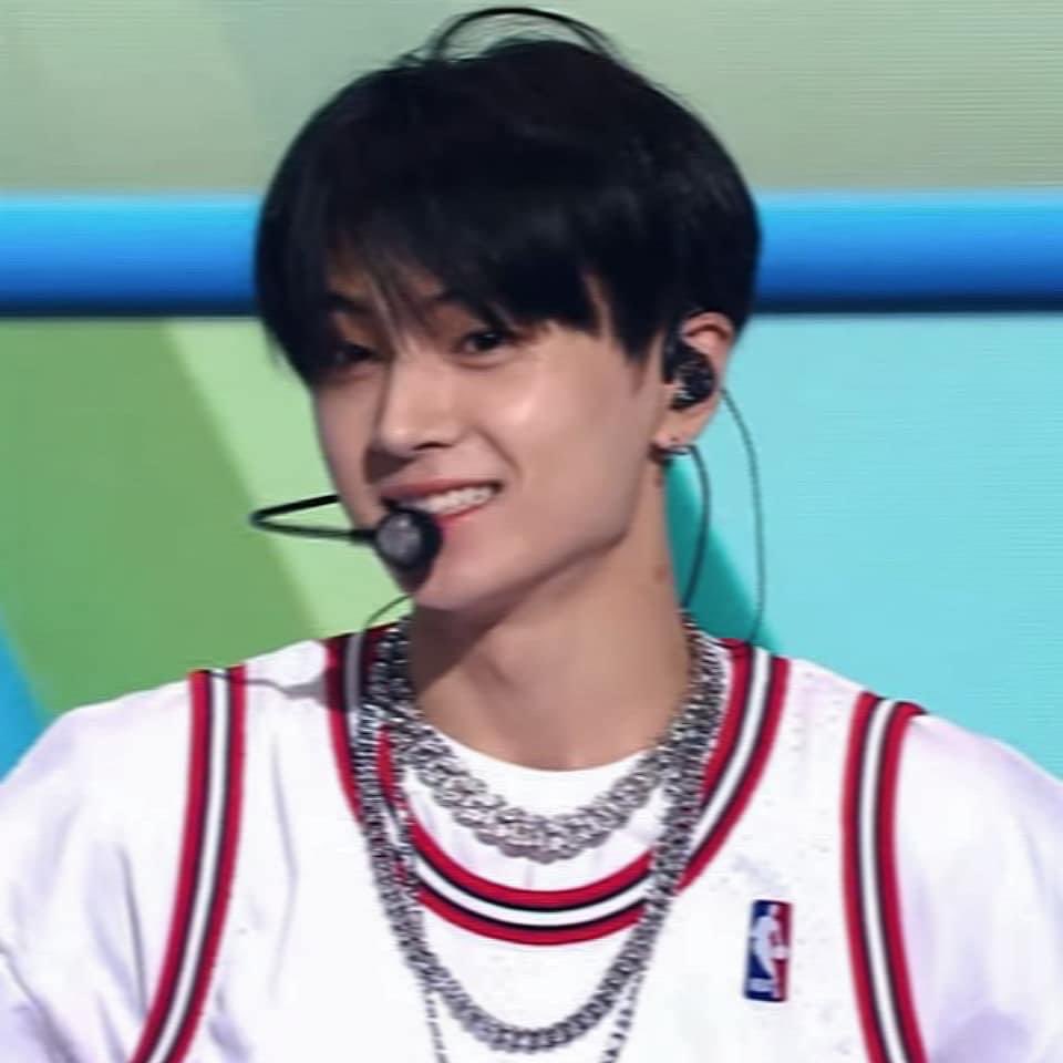 soft4_ksunoo's tweet photo. he looks just like a dream, the prettiest boy I’ve ever seen. ♡ https://t.co/Ktsm4wR86v