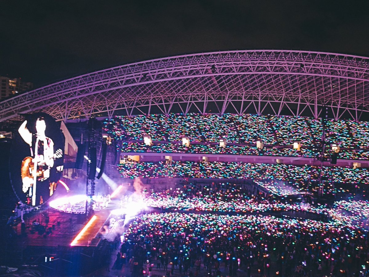 adrianalch14's tweet photo. Más de 10 años soñando con ir a un concierto de Coldplay, el 19 de marzo se hizo realidad😍😭 https://t.co/AiBxE9iiWX