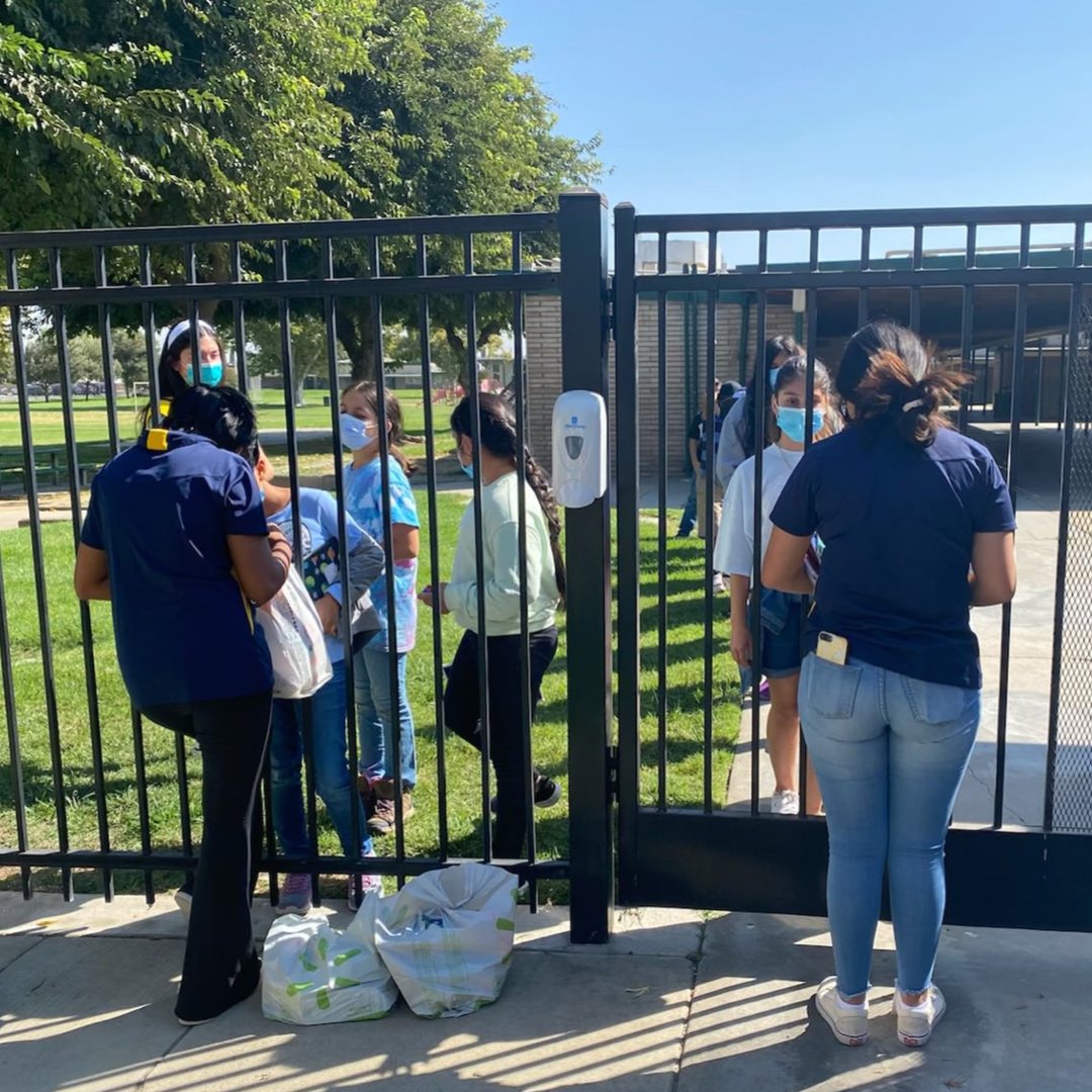 MercedMariposa's tweet photo. Congrats to @livingston_ffa for receiving the National Chapter Award! Through monthly meetings like ‘Get Your Volleyball On’ and community service events like this chapter’s Back to School Drive, Livingston FFA is the “gold standard”! https://t.co/ztRufQTRJL