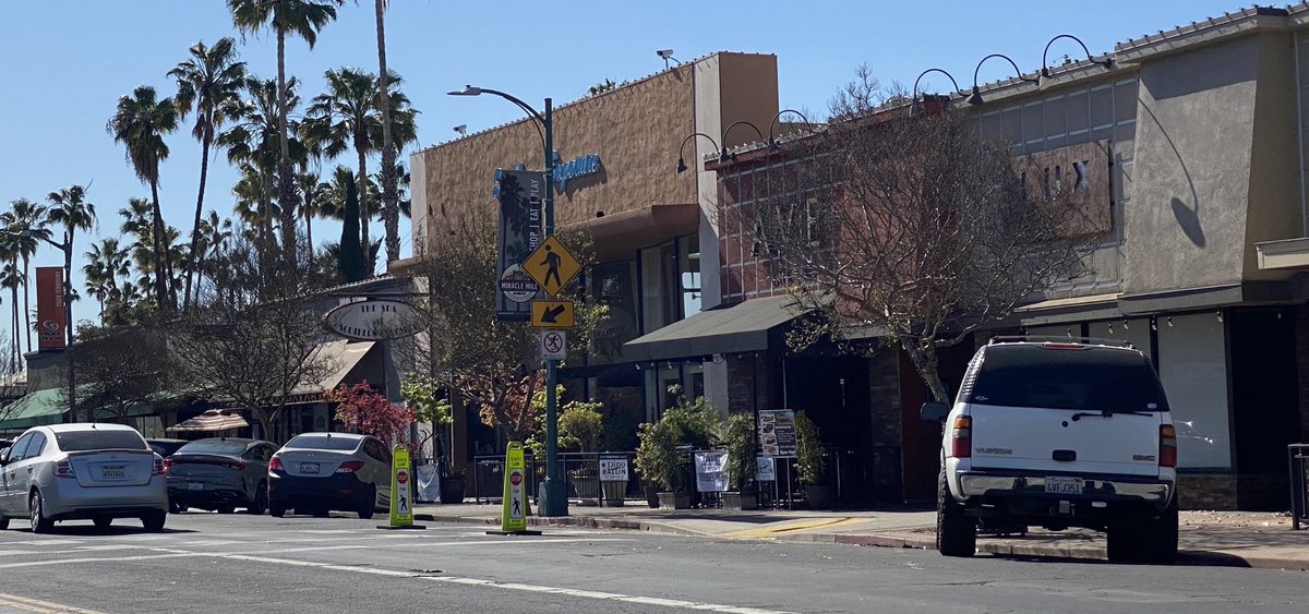 Gabriel_Porras_'s tweet photo. Law enforcement sources tell me the shooting happened at the popular Ave on the Mile bar. Those with information on the homicide are asked to call police or @StocktonCrime. This double shooting marks the city’s 14th homicide of the year 
▶️ Read More: https://t.co/5NyrcQpQXB https://t.co/RtdjPWDsoh
