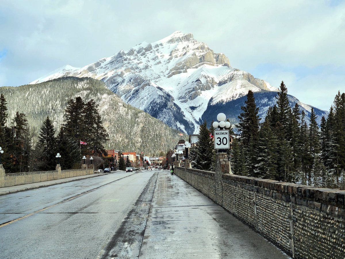 BikeBanff's tweet image. It's official: Town of Banff has changed all signs, making speed limit 30 km/h everywhere (or slower). Much safer for all peds and cyclists. #bike #banff #bikebanff #yycbike #yegbike #canmore