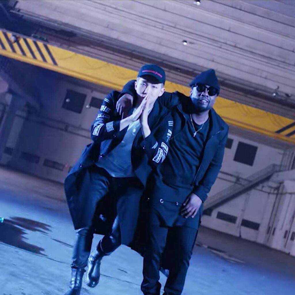 annquilt7's tweet image. 🤍#RMixtape 
#RMweek
#7YearsOfRMixtape #7YearsWithDoYou
#RM_MixTape_7주년축하해