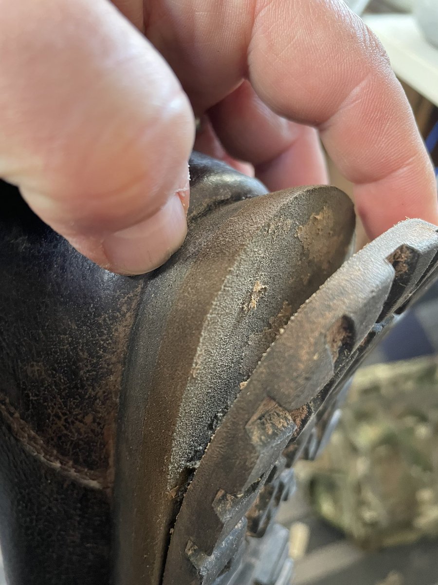 TheRealVonHorst's tweet photo. This weekend’s mini-project was restoring a pair of vintage #BrasherBoots that I picked up on #Marketplace. Expensive when new the sole had detached (a common failure on 1990s boots). Some Shoe Glue, some wax and they are good for their second life! #RestoreReuseRecycle #walking https://t.co/jLgnO8n1yv
