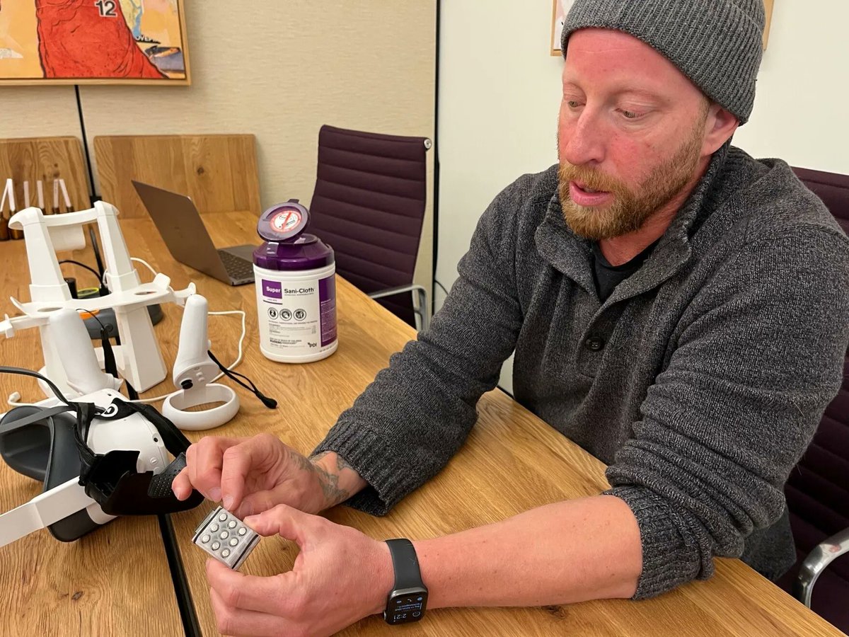 CharlieFink's tweet photo. #OVRTechnology is one of a handful of companies developing #scent technology for virtual reality.
Want to #smell in #virtualreality? A Burlington-based startup has the technology https://t.co/fyscFQkTjI https://t.co/ZFNb9mMWGZ