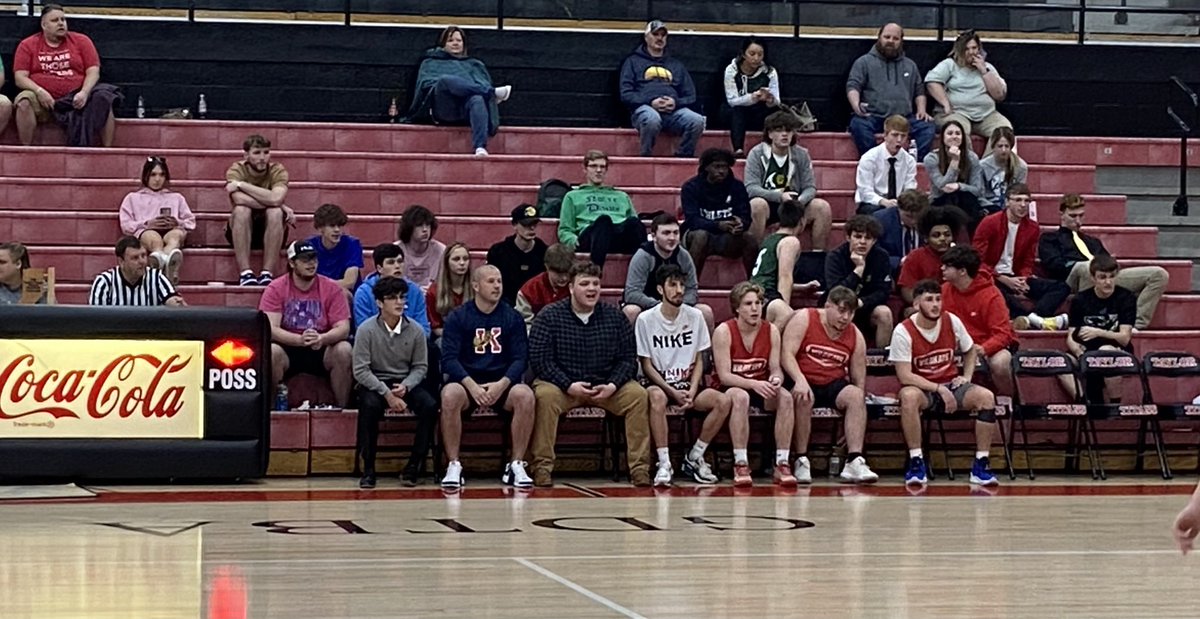 kjbarker's tweet photo. What a fun afternoon!  Plenty of Sunday shenanigans with this team!  Having a blast!   Our cheerleaders, Tashys dunk, Evans football pass and Coach Logan’s 3 point attempt. This is quiite a crew!  The entire team is amazing! Way to represent! 🐾❤️💙👍🏼😂 https://t.co/MBrbhbDJcF
