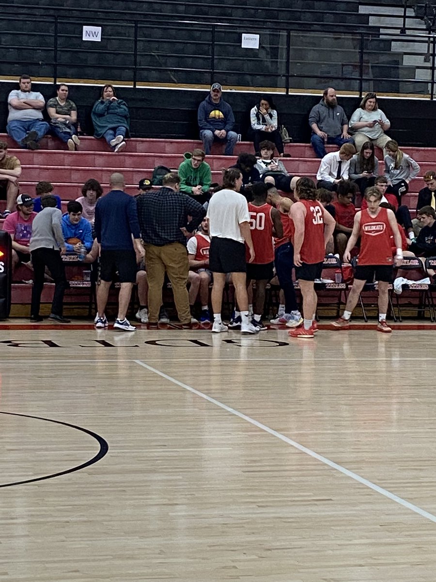 kjbarker's tweet photo. What a fun afternoon!  Plenty of Sunday shenanigans with this team!  Having a blast!   Our cheerleaders, Tashys dunk, Evans football pass and Coach Logan’s 3 point attempt. This is quiite a crew!  The entire team is amazing! Way to represent! 🐾❤️💙👍🏼😂 https://t.co/MBrbhbDJcF