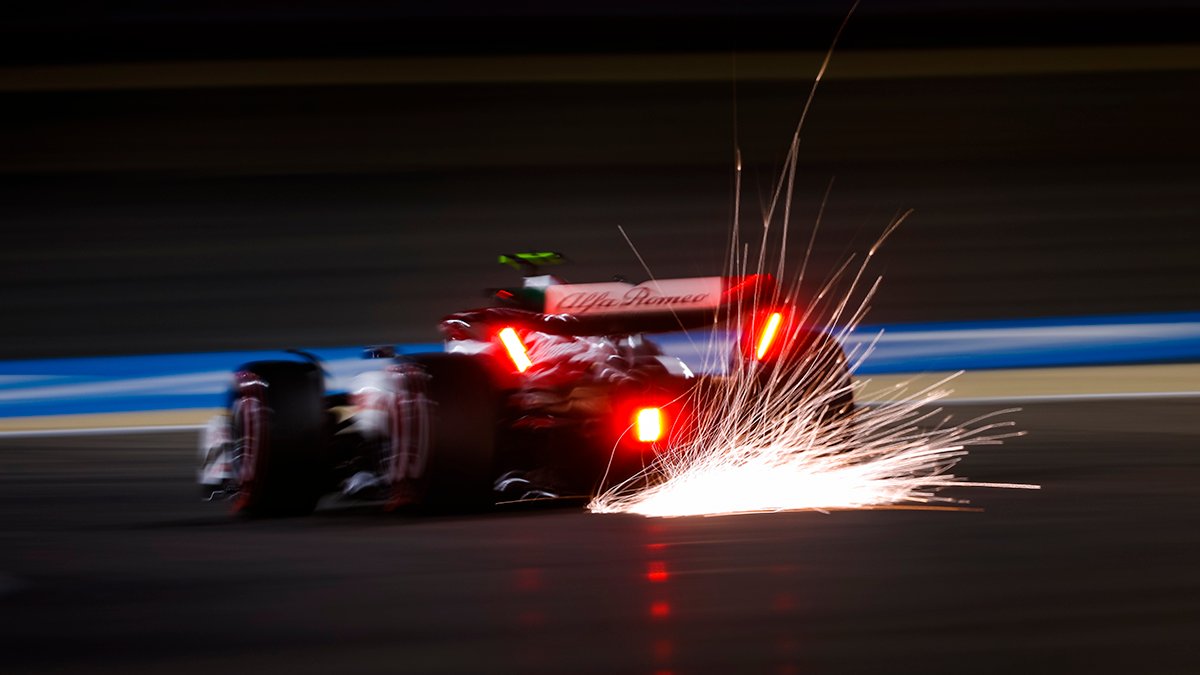 alfa_romeo's tweet photo. .@ValtteriBottas P6 and @ZhouGuanyu24 P10: what an amazing start of the season! Good job @alfaromeoorlen  #AlfaRomeo https://t.co/ywJc86eb1r