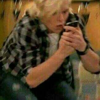 hualesbianas's tweet photo. ES LA PRIMERA VEZ QUE MIRACULOUS LADYBUG TIENE 27 CAPITULOS TENGO MIEDO
#MLBS5Spoilers https://t.co/Jzb4Z3SW61