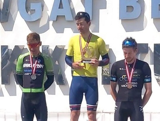 ProCyclingInfo's tweet photo. 😀Our congrats to the winners yesterday at

🚴‍♂️@LaClassic_44 @PerezAnthony1

🚴‍♂️ #GPManavgat @MamyrStash

🚴‍♂️ @voltaaoalentejo 4th stage @aular_orluis 

🚴‍♂️ @OlympiasTour 4th stage @ElmarReinders 

🥇🥇🥇🥇

🏆🏆🏆🏆

🍾🍾🍾🍾 https://t.co/LhOKxSVd92