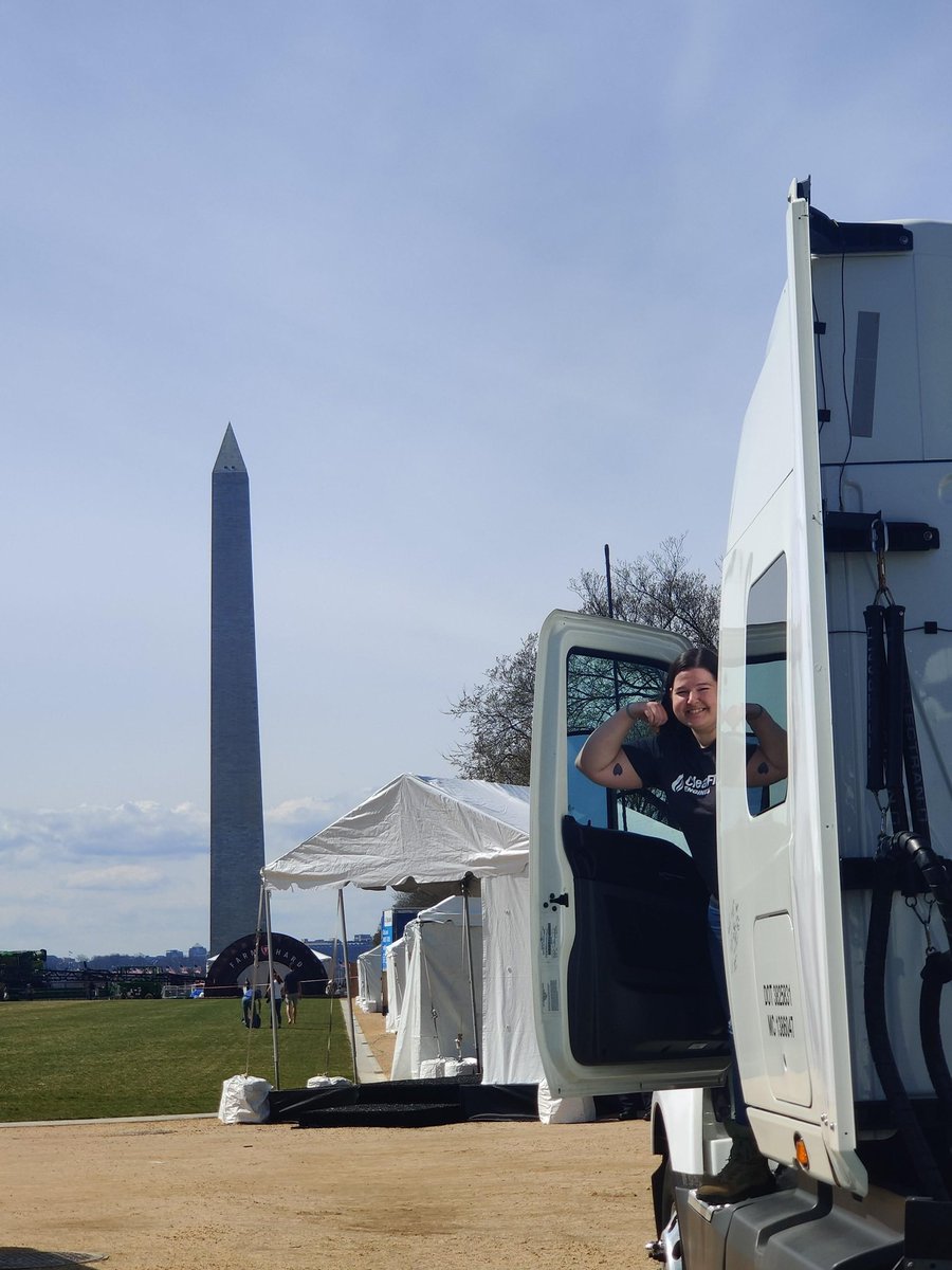 Come hang with me, @bj_johnson87 and the rest of the @ClearFlameEng team (and Clyde our first ethanol powered semi truck!!!!) on the National Mall the next two days as we celebrate #agday22 #AgontheMall with @GrowthEnergy and many more!!!! 💪🏻🌱🌍