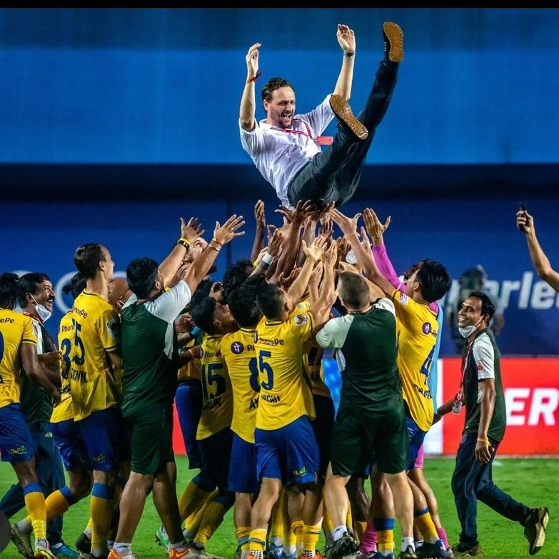 maarikkal's tweet photo. Sad that we were so near bt excited for next season on how strong you will be coming back. We got your back and we will be der to cheer you next yr.For sure,I will miss you all but It's time for you guys to go home n take well deserved break.Come back stronger #kbfc #yenumyellow https://t.co/3B0QxhJB1s